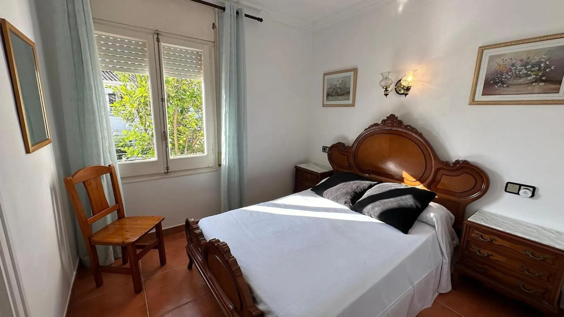Bonito Apartamento Cerca De La Playa Con Gran Terraza Av-04 Roses