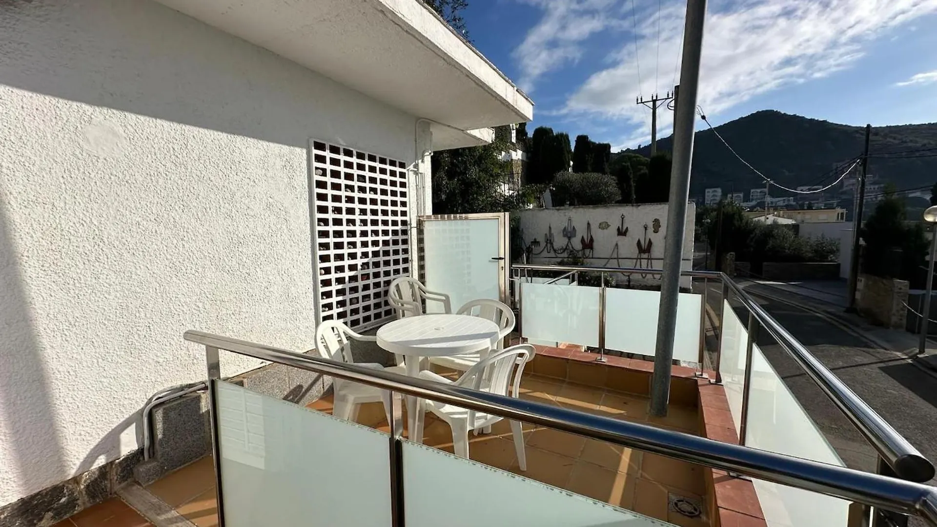 Bonito Apartamento Cerca De La Playa Con Gran Terraza Av-04 Roses