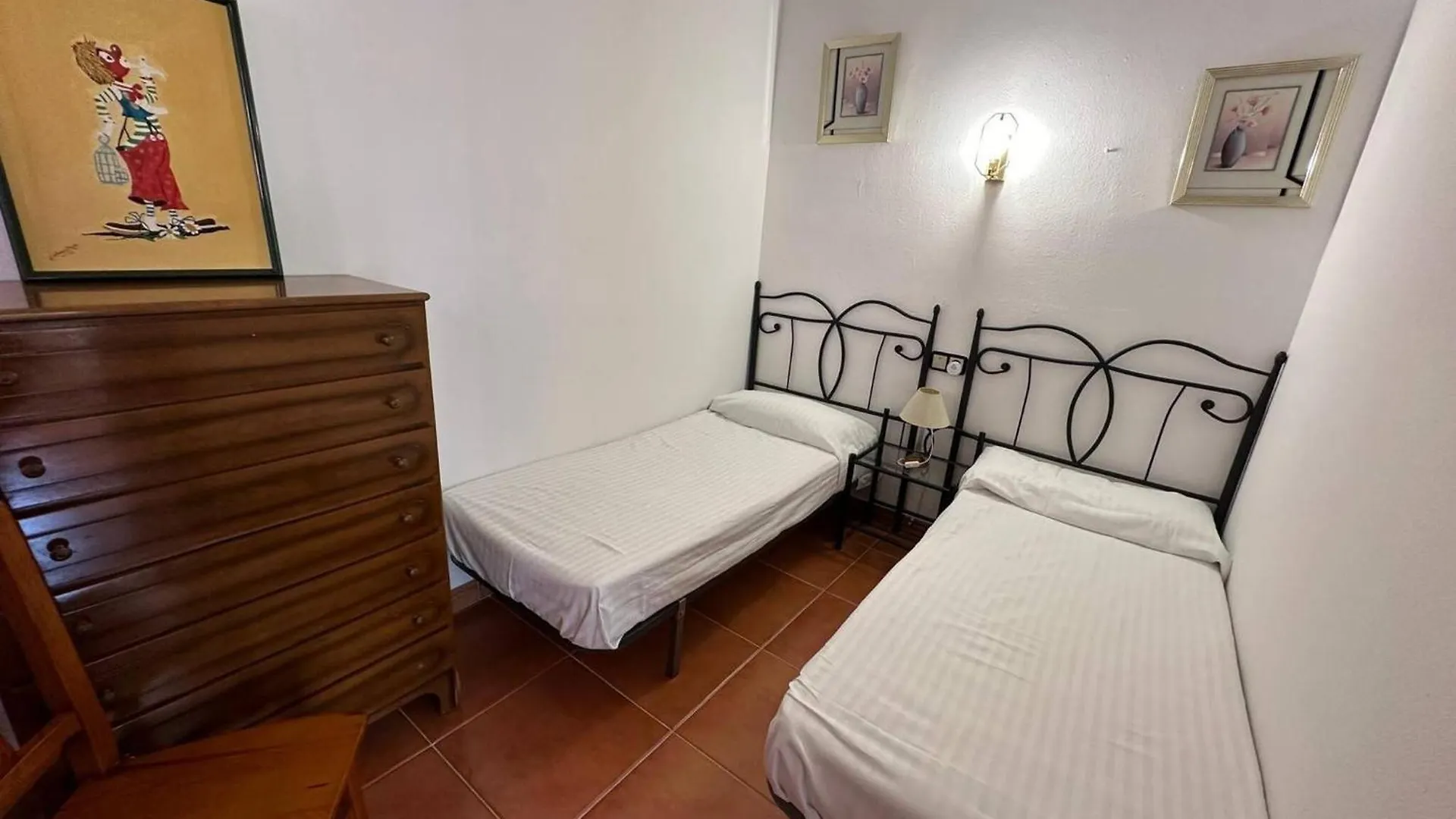 Bonito Apartamento Cerca De La Playa Con Gran Terraza Av-04 Roses