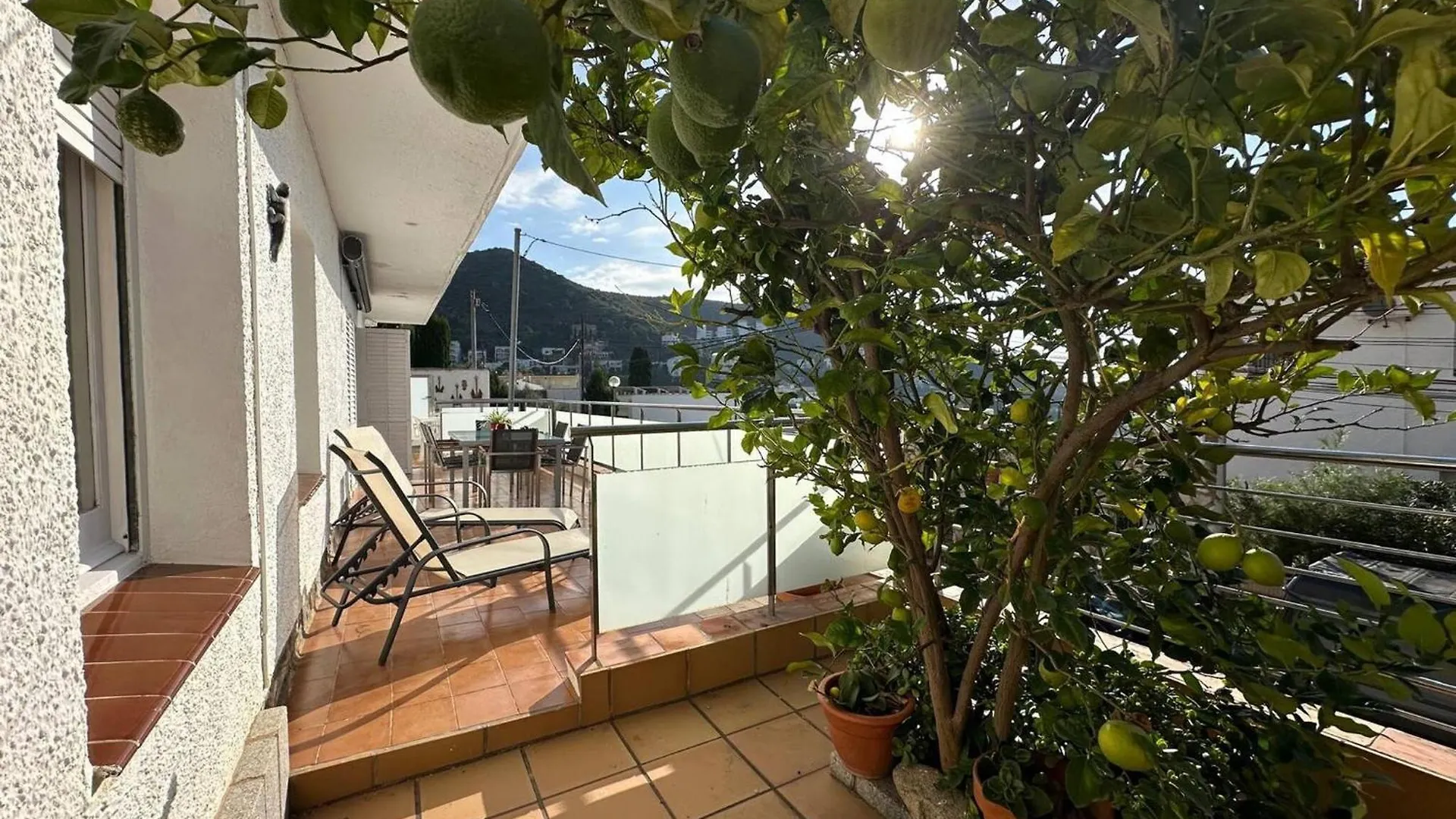 Bonito Apartamento Cerca De La Playa Con Gran Terraza Av-04 Roses
